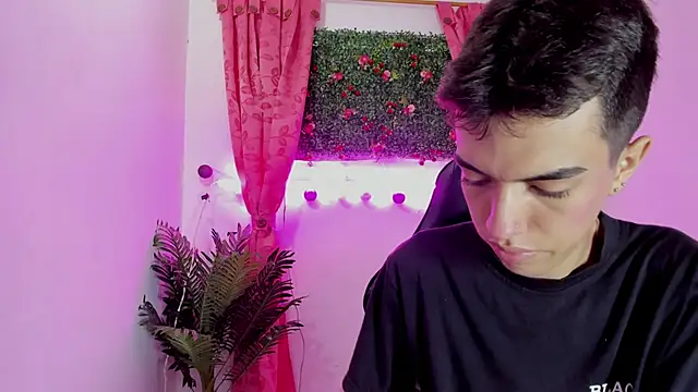 Snapshot of dylan_202520_ chatting on September 10, 11:32 am dylan 202520 online show from September 10, 11:32 am