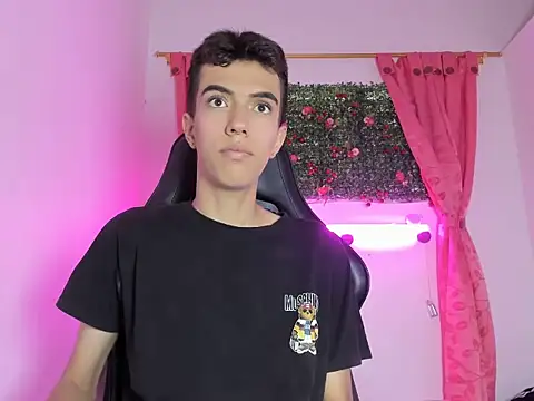 Snapshot of dylan_202520_ chatting on September 22, 11:34 am dylan 202520 online show from September 22, 11:34 am