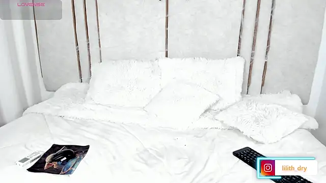 Lilith dry online show from October 11, 6:50 pm