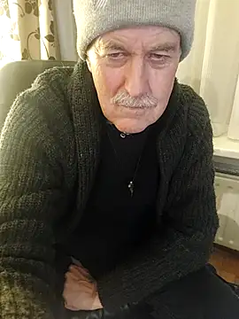 Snapshot of slaveman4you chatting on January 11, 10:59 pm slaveman4you online show from January 11, 10:59 pm