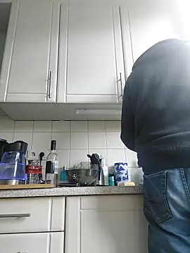 Snapshot of slaveman4you chatting on February 28, 4:19 pm slaveman4you online show from February 28, 4:19 pm