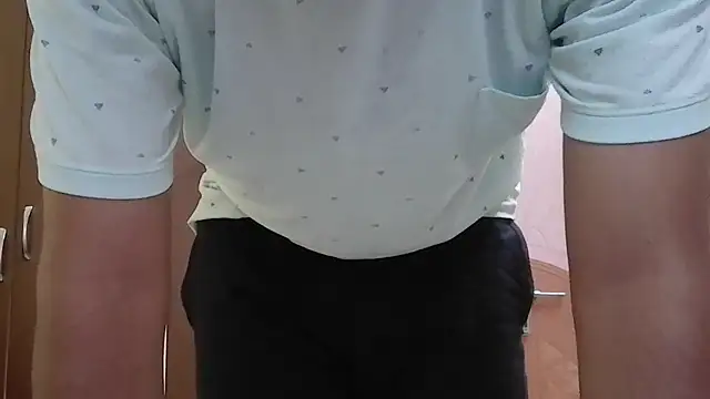 Snapshot of riyamore9623 chatting on November 2, 5:54 am riyamore9623 online show from November 2, 5:54 am