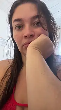 Snapshot of sarahreyess_11 chatting on November 14, 1:43 pm sarahreyess 11 online show from November 14, 1:43 pm