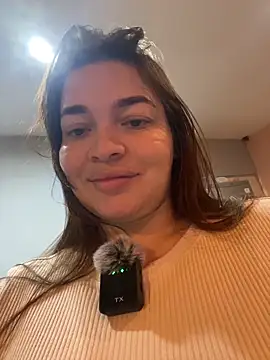 Snapshot of sarahreyess_11 chatting on March 4, 11:16 am sarahreyess 11 online show from March 4, 11:16 am