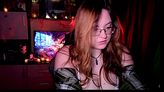 Snapshot of ZayaRush chatting on October 31, 7:31 am ZayaRush online show from October 31, 7:31 am