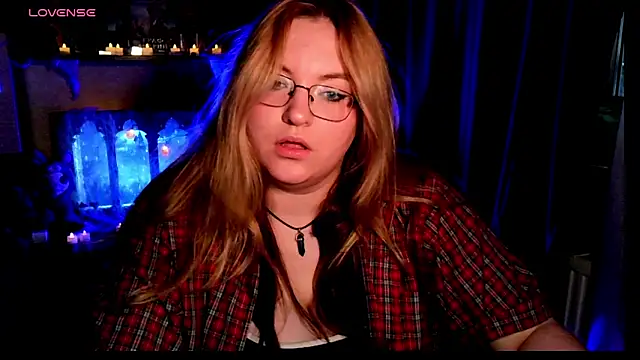 Snapshot of ZayaRush chatting on November 9, 8:45 am ZayaRush online show from November 9, 8:45 am