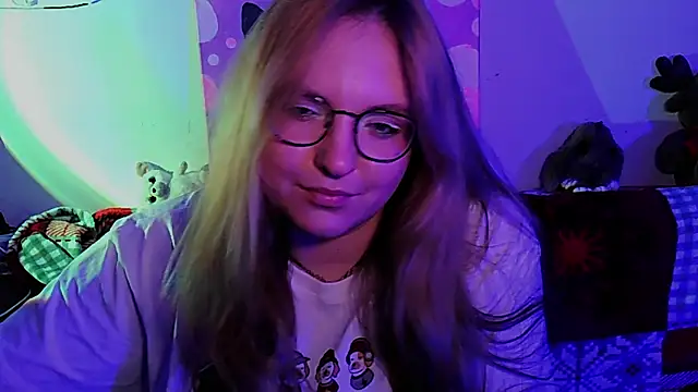 Snapshot of ZayaRush chatting on December 13, 8:04 pm ZayaRush online show from December 13, 8:04 pm