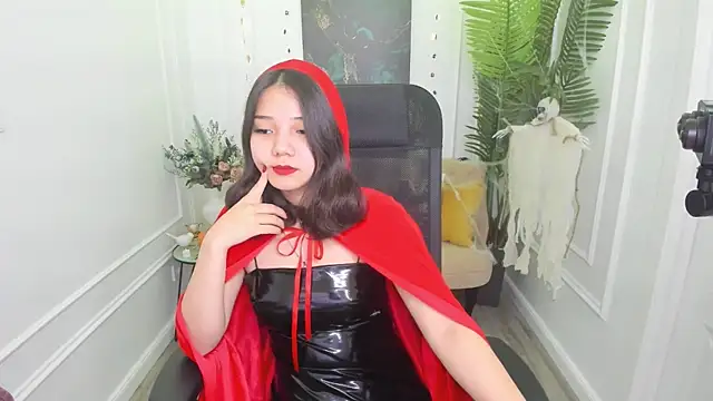 Snapshot of ElliVensda chatting on October 17, 12:41 pm ElliVensda online show from October 17, 12:41 pm