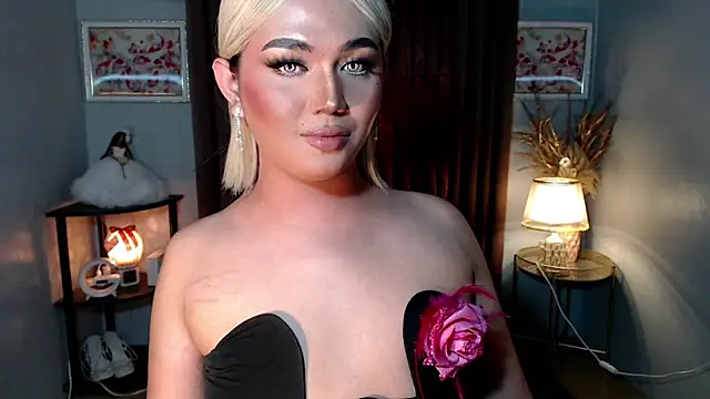 Snapshot of Kayiejuan_69 chatting on October 19, 12:55 am Kayiejuan 69 online show from October 19, 12:55 am