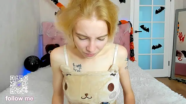 Pink Lila18 online show from November 3, 8:37 am