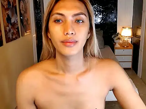 AthenaFLamia online show from November 22, 11:59 pm