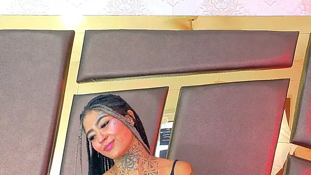 EmilieLake online show from October 3, 9:34 pm