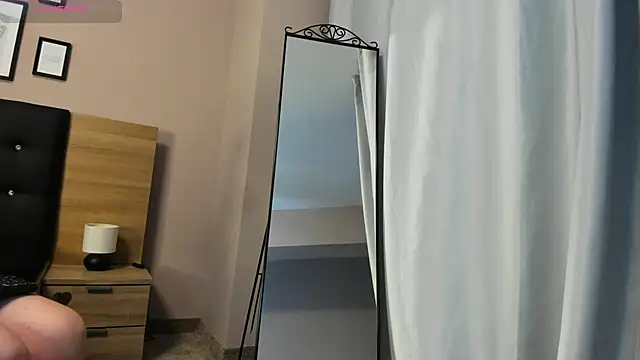 Snapshot of CandyL0v3 chatting on September 18, 7:27 pm CandyL0v3 online show from September 18, 7:27 pm