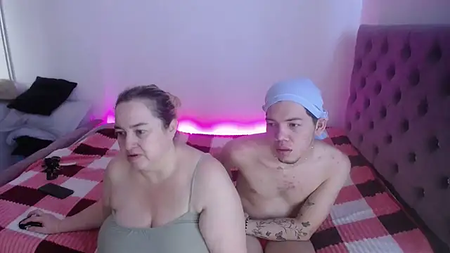 Snapshot of brutal_dirty_sex chatting on April 29, 11:25 am brutal dirty sex online show from April 29, 11:25 am