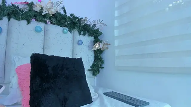 violeta olsen online show from December 18, 7:09 pm