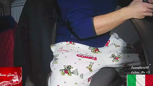 Snapshot of Pennellone98 chatting on December 4, 4:48 pm Pennellone98 online show from December 4, 4:48 pm