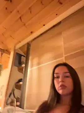 LillieOlive online show from September 17, 8:10 pm