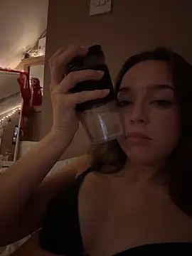 LillieOlive online show from October 12, 9:36 pm