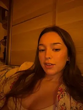 LillieOlive online show from October 19, 10:10 pm