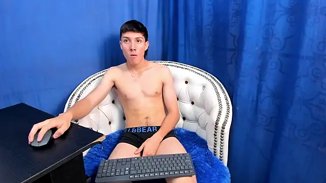 LittleDanny  online show from September 25, 2:10 pm