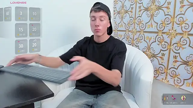 LittleDanny  online show from November 24, 7:24 pm