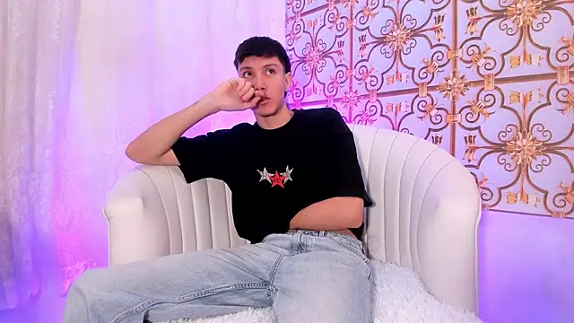 LittleDanny  online show from April 26, 2:37 pm