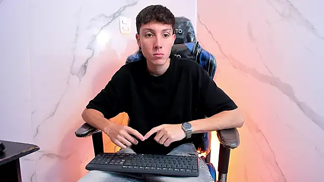 LittleDanny  online show from April 28, 2:22 pm