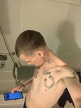 jizzyglizzy92 online show from March 30, 1:01 pm