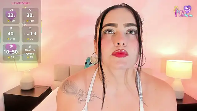 sofiiacarson online show from April 7, 7:36 pm