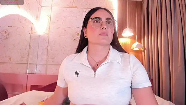 sofiiacarson online show from May 21, 8:16 pm