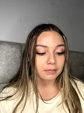 AnnyLopezzz  online show from September 19, 7:14 pm