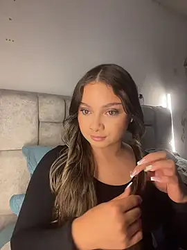 AnnyLopezzz  online show from April 22, 6:27 am