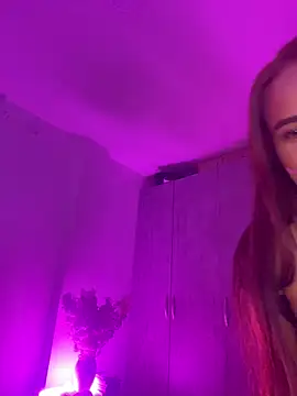 kattywil online show from November 18, 6:07 am