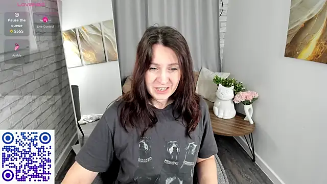 Snapshot of Lea_shadom chatting on December 16, 1:10 am Lea shadom online show from December 16, 1:10 am