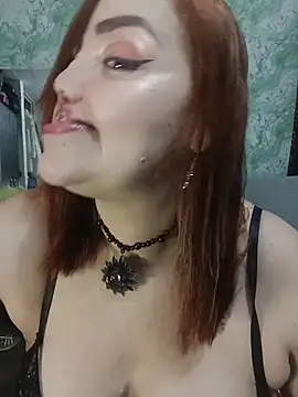 Snapshot of MayaLuna1 chatting on February 4, 10:26 pm MayaLuna1 online show from February 4, 10:26 pm