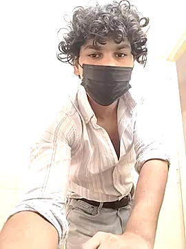 Snapshot of Goodmens5 chatting on October 16, 8:59 am Goodmens5 online show from October 16, 8:59 am