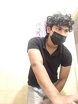 Snapshot of Goodmens5 chatting on October 28, 9:46 am Goodmens5 online show from October 28, 9:46 am