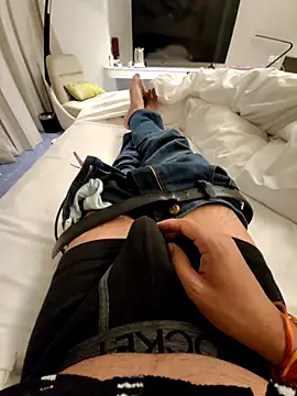 Snapshot of LoveGuruRA chatting on September 8, 2:38 pm LoveGuruRA online show from September 8, 2:38 pm