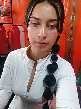 Snapshot of Sol_Sunny chatting on June 7, 10:13 pm Sol Sunny online show from June 7, 10:13 pm