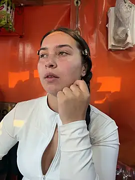 Snapshot of Sol_Sunny chatting on July 1, 10:42 pm Sol Sunny online show from July 1, 10:42 pm