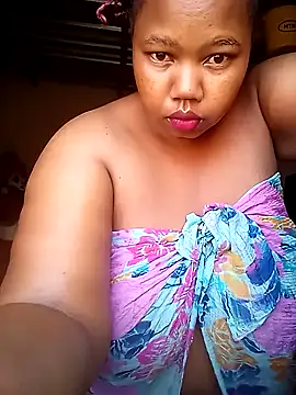 Curvycandy95 online show from September 24, 5:33 am