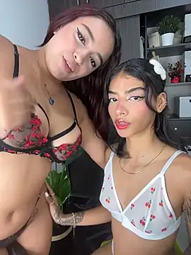 NaughtyNinnaXXX online show from December 15, 10:36 pm