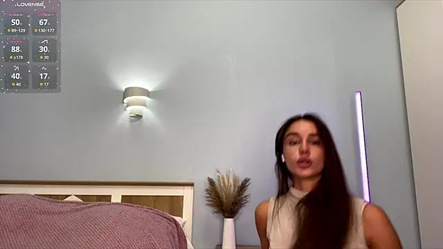 JerrieCham online show from December 15, 7:23 am