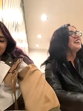 Snapshot of Lucyheart_ chatting on February 21, 12:44 am Lucyheart online show from February 21, 12:44 am