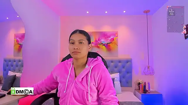 Snapshot of sweetrose_01 chatting on February 20, 11:43 am sweetrose 01 online show from February 20, 11:43 am