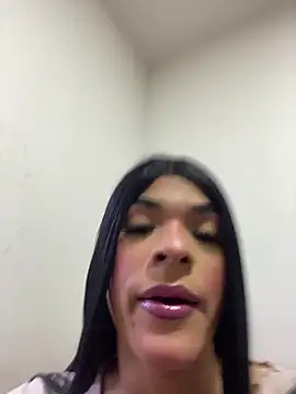 Snapshot of Amira_Ember chatting on July 14, 7:02 am Amira Ember online show from July 14, 7:02 am
