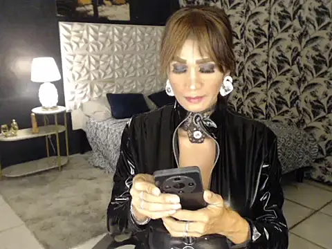 Creamycumdollx online show from November 10, 11:31 am