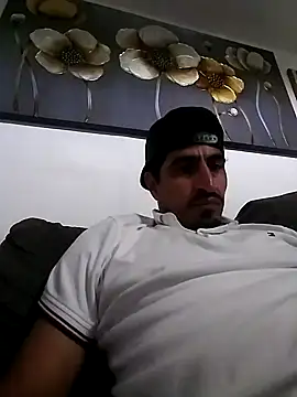 Snapshot of Arce92 chatting on April 28, 10:09 am Arce92 online show from April 28, 10:09 am