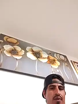 Snapshot of Arce92 chatting on June 1, 11:12 am Arce92 online show from June 1, 11:12 am