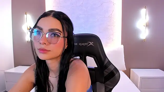 emily tolson online show from December 22, 7:22 pm